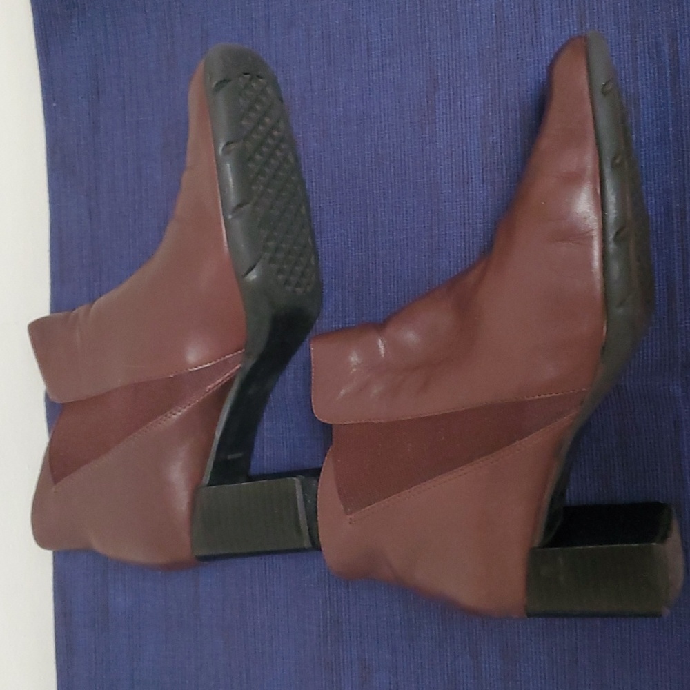 AEROSOLES Brown Leather Heeled Short Boots